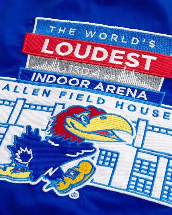 Windjacke mit Kapuze und Grafik der University of Kansas Jayhawks Windjacke mit Kapuze und Grafik der University of Kansas Jayhawks