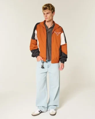 Windjacke mit Longhorns-Motiv der University of Texas at Austin
