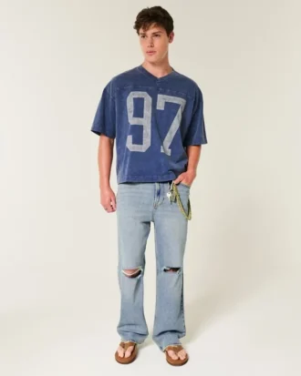 Zerrissene Baggy-Jeans in mittlerer Waschung